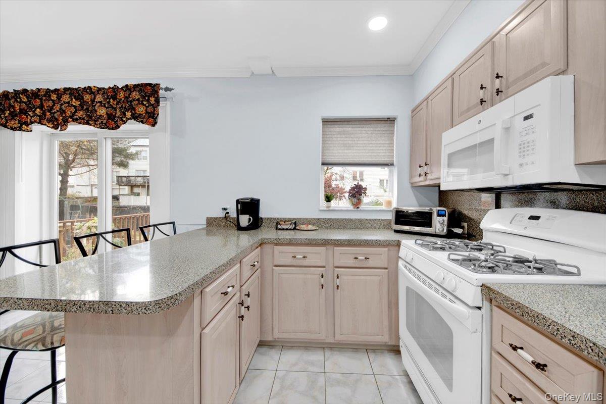 2529 Westervelt Avenue, Bronx, NY 10469