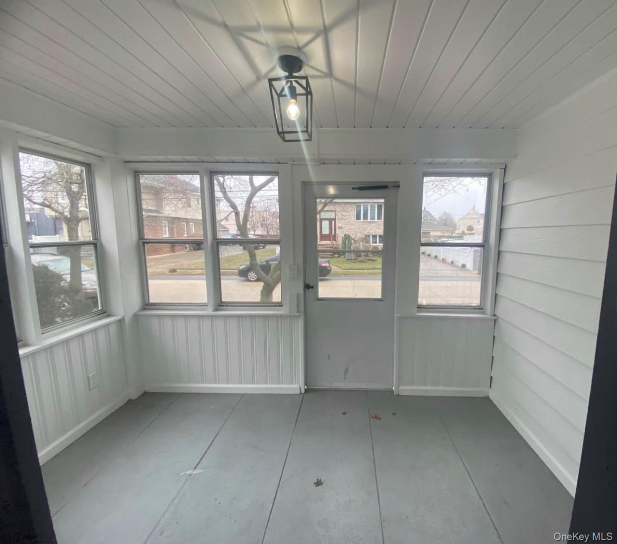 10 Tollgate Court # 1, Lynbrook, NY 11563