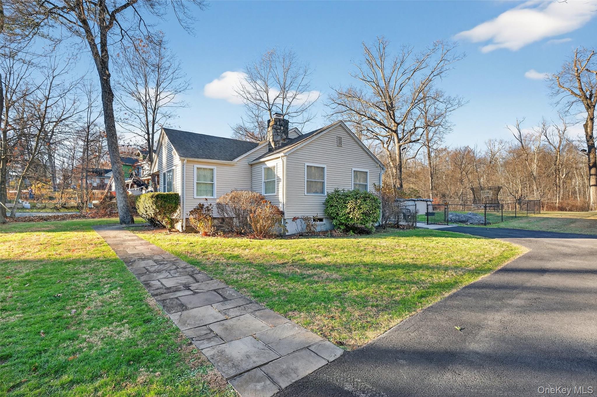 550 Beach Road, Mahopac, NY 10541