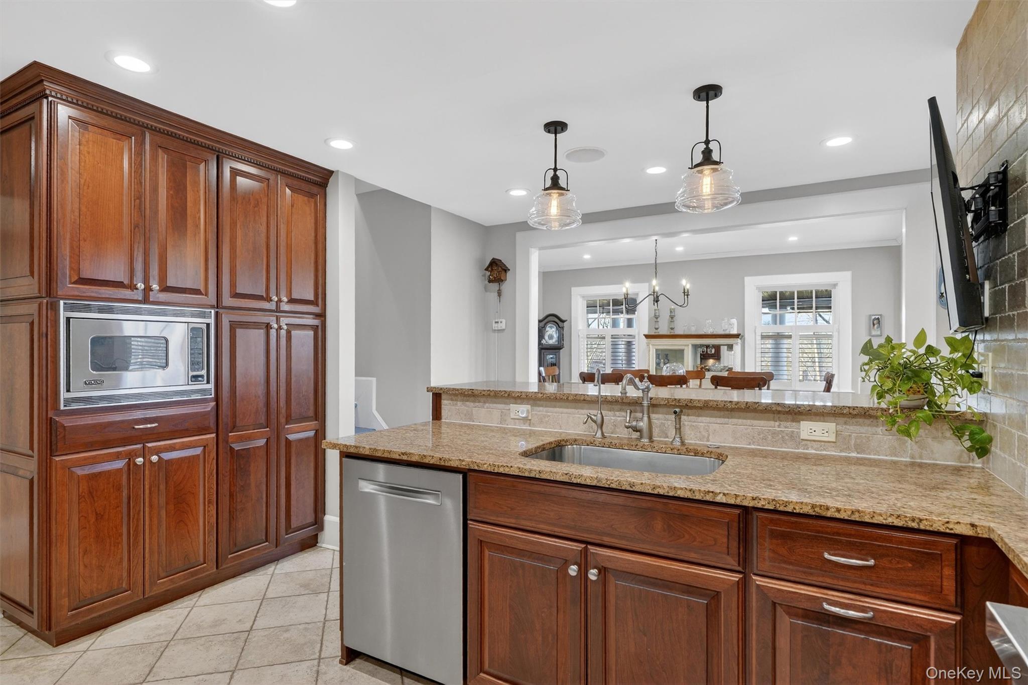 9 Ridgeview Avenue, White Plains, NY 10606