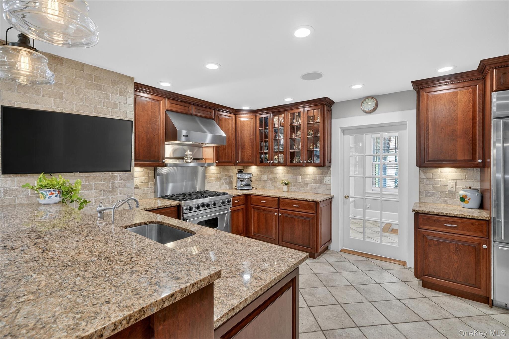 9 Ridgeview Avenue, White Plains, NY 10606