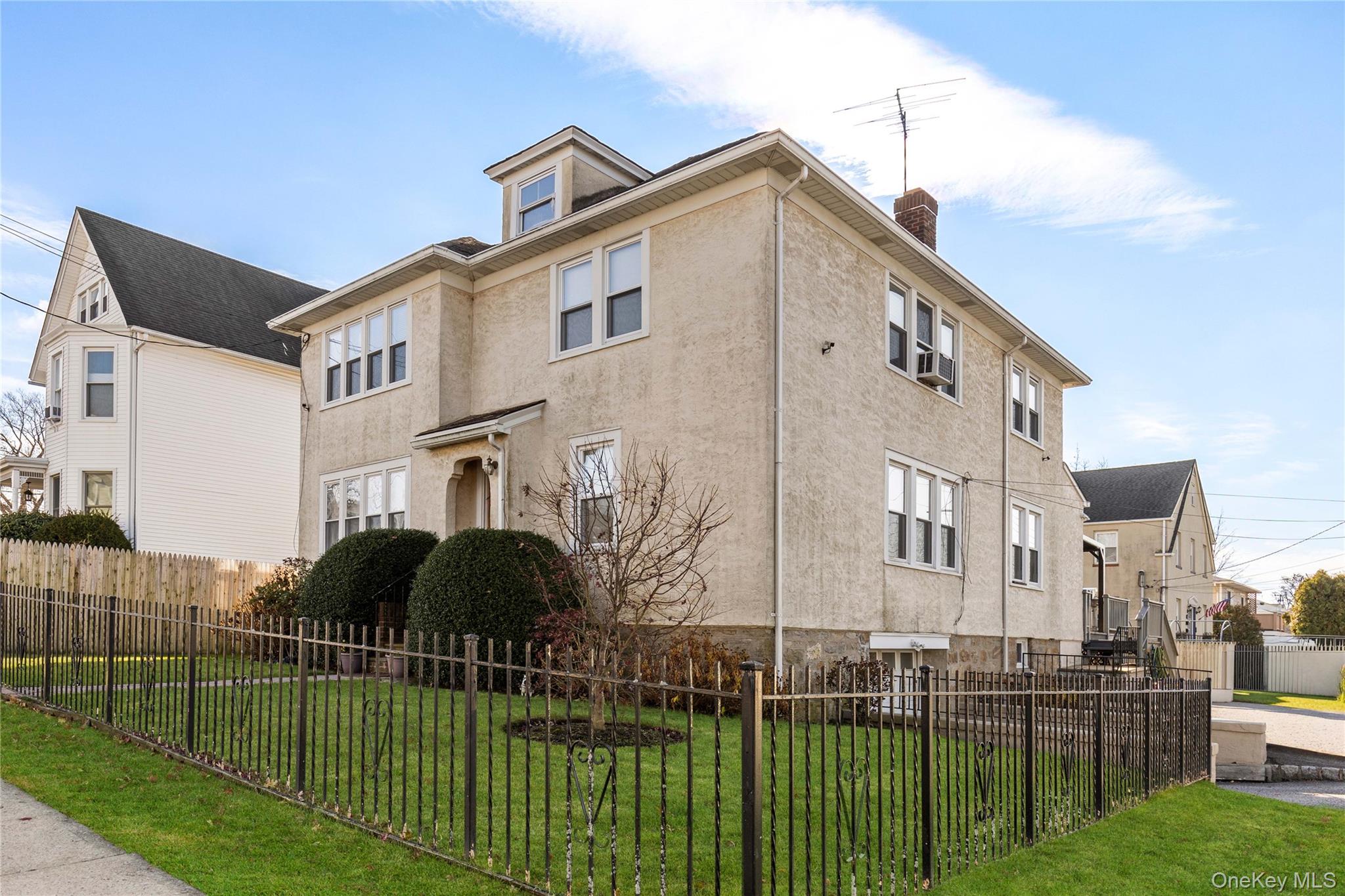 40 Oak Street, Harrison, NY 10528