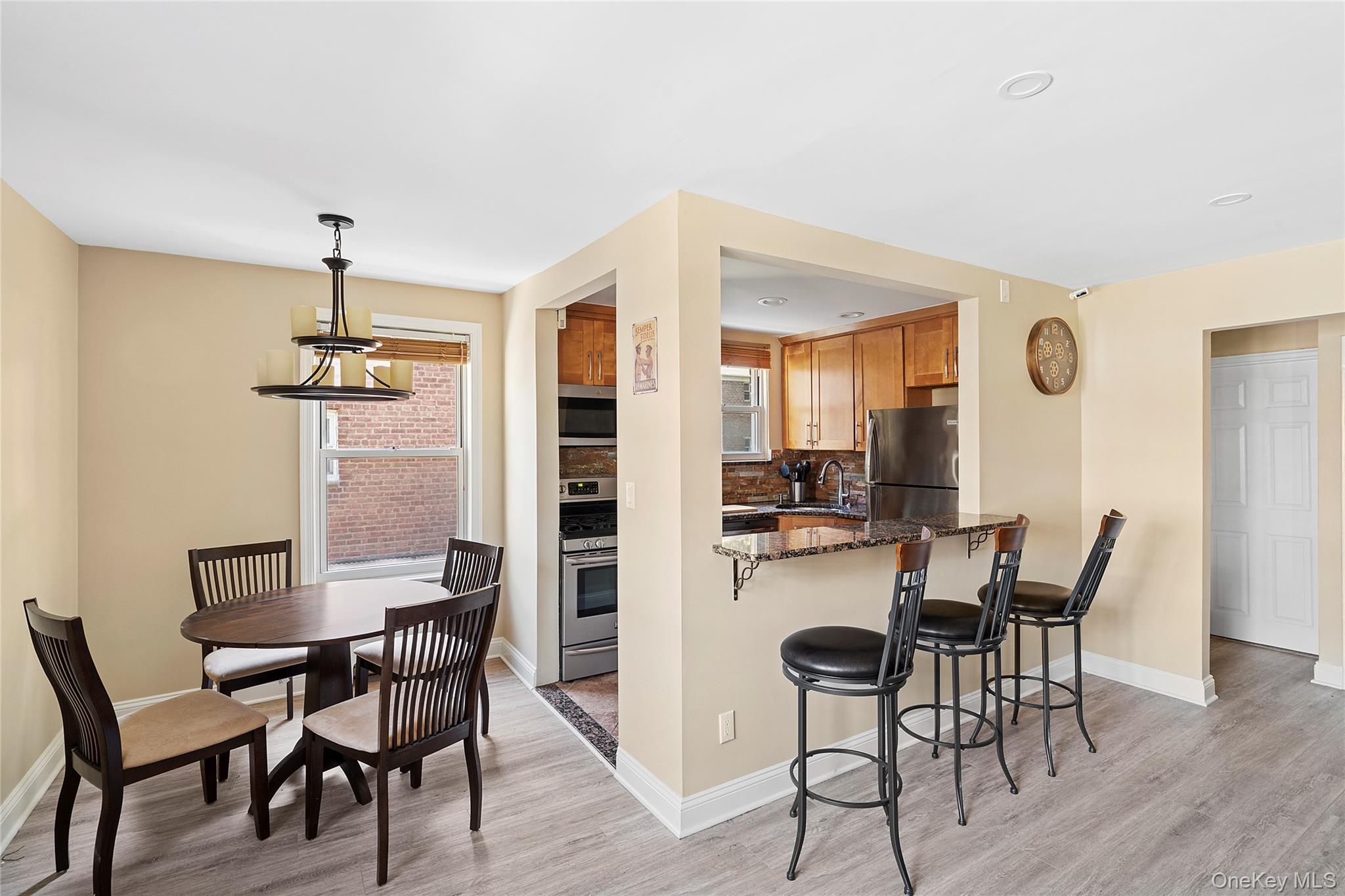 44 Edwards Street # 1A, Roslyn Heights, NY 11577