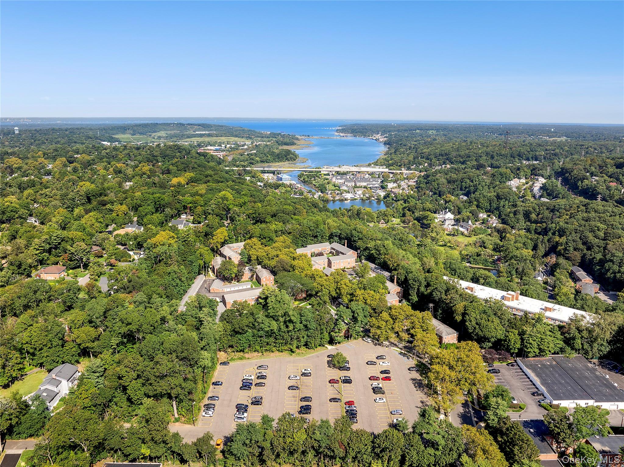 44 Edwards Street # 1A, Roslyn Heights, NY 11577