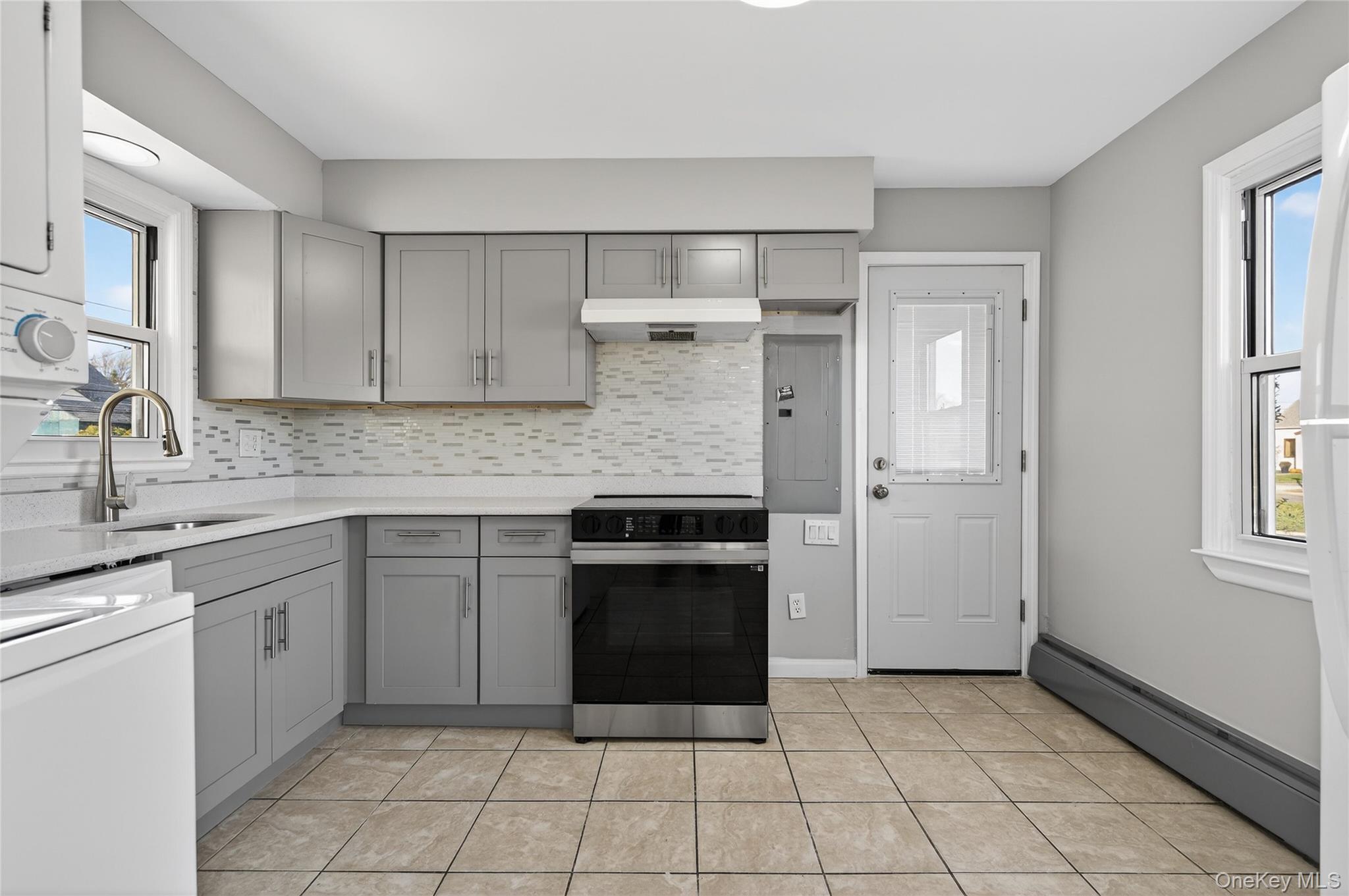 28 Candle Lane, Levittown, NY 11756