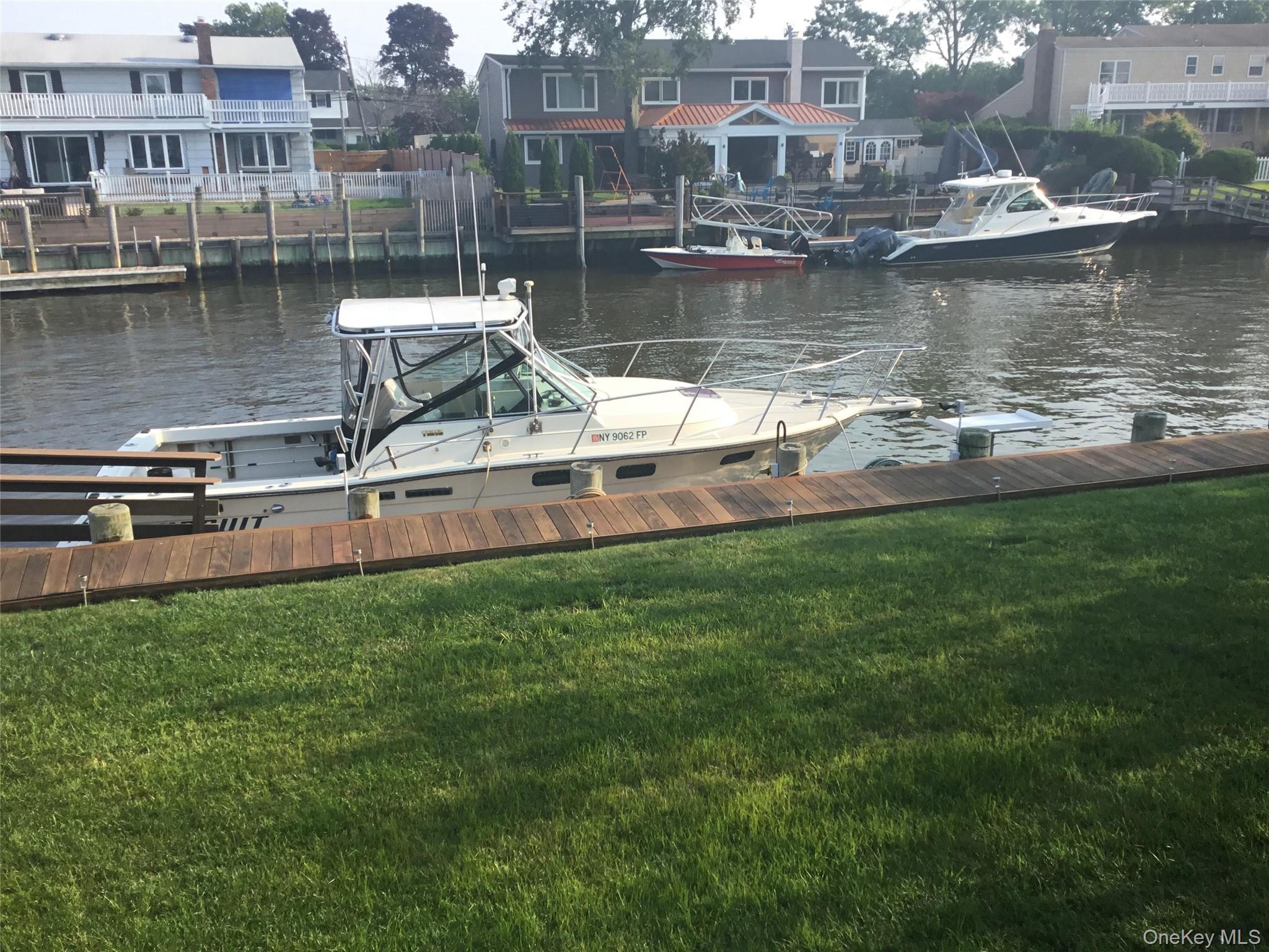 266 Bayview Avenue, Massapequa, NY 11758