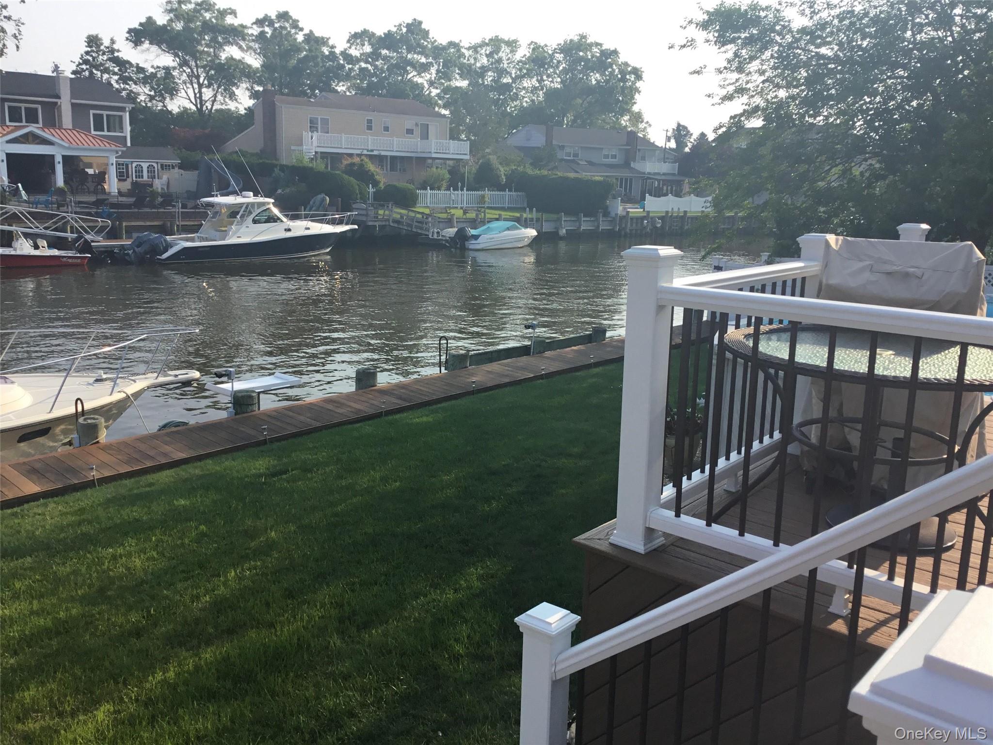 266 Bayview Avenue, Massapequa, NY 11758