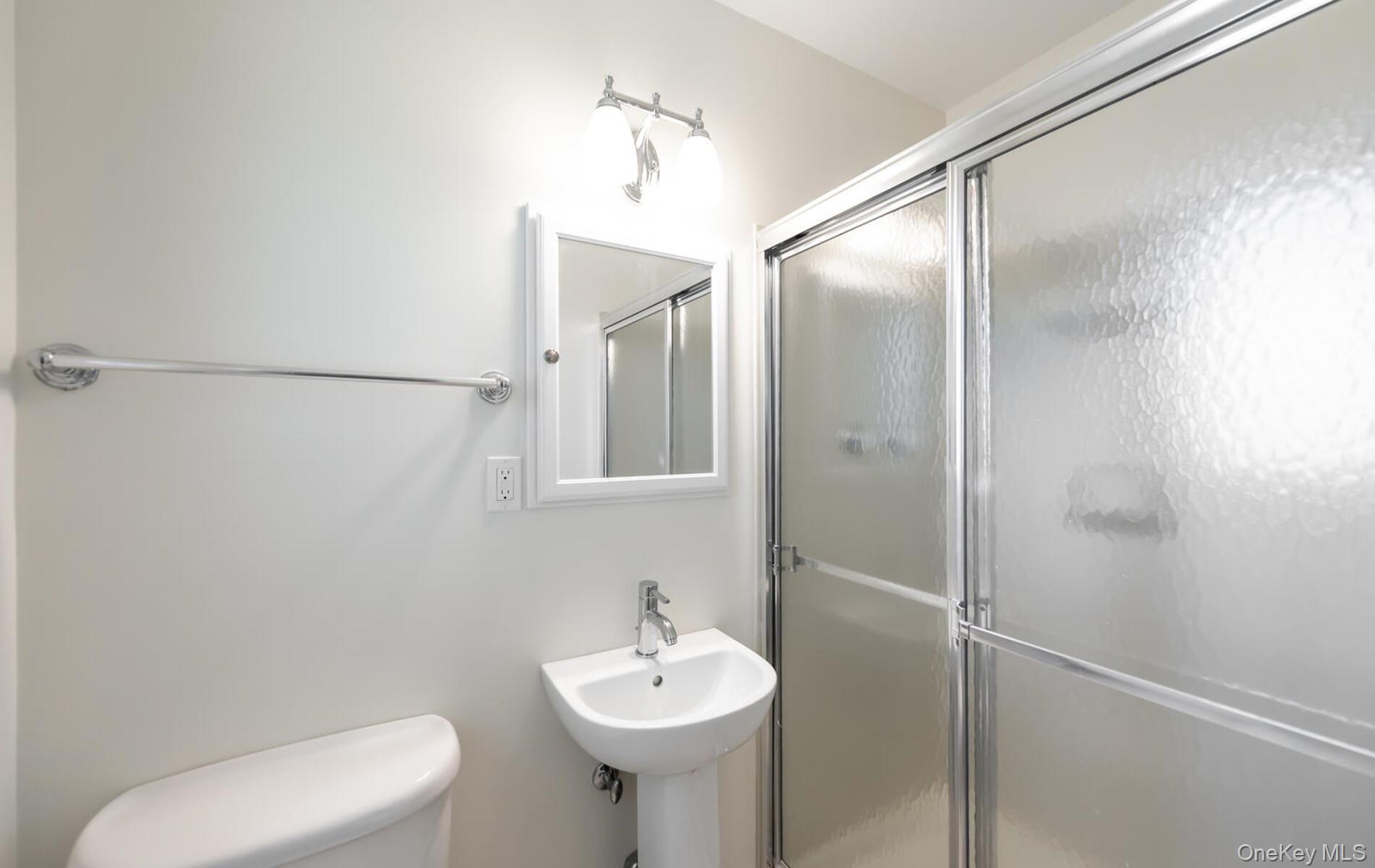 53 East Drive, Garden City, NY 11530