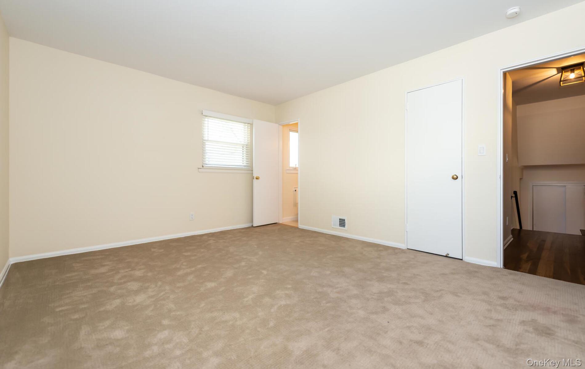 53 East Drive, Garden City, NY 11530