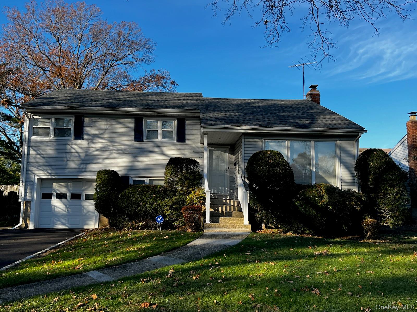 53 East Drive, Garden City, NY 11530