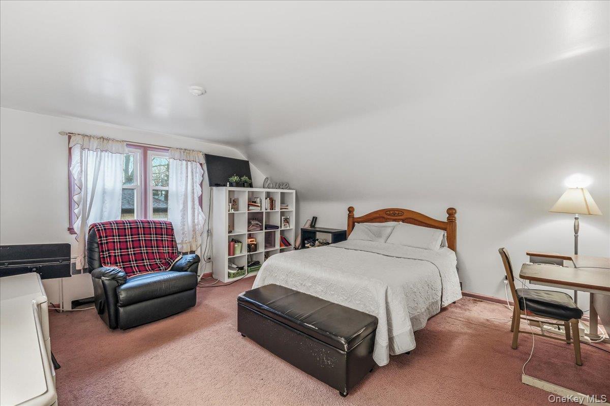 816 Pepperidge Road, Westbury, NY 11590