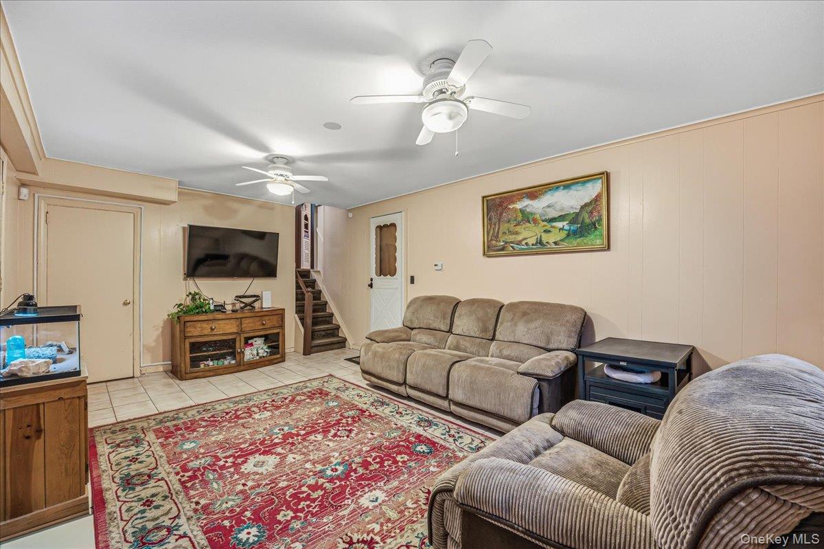 816 Pepperidge Road, Westbury, NY 11590