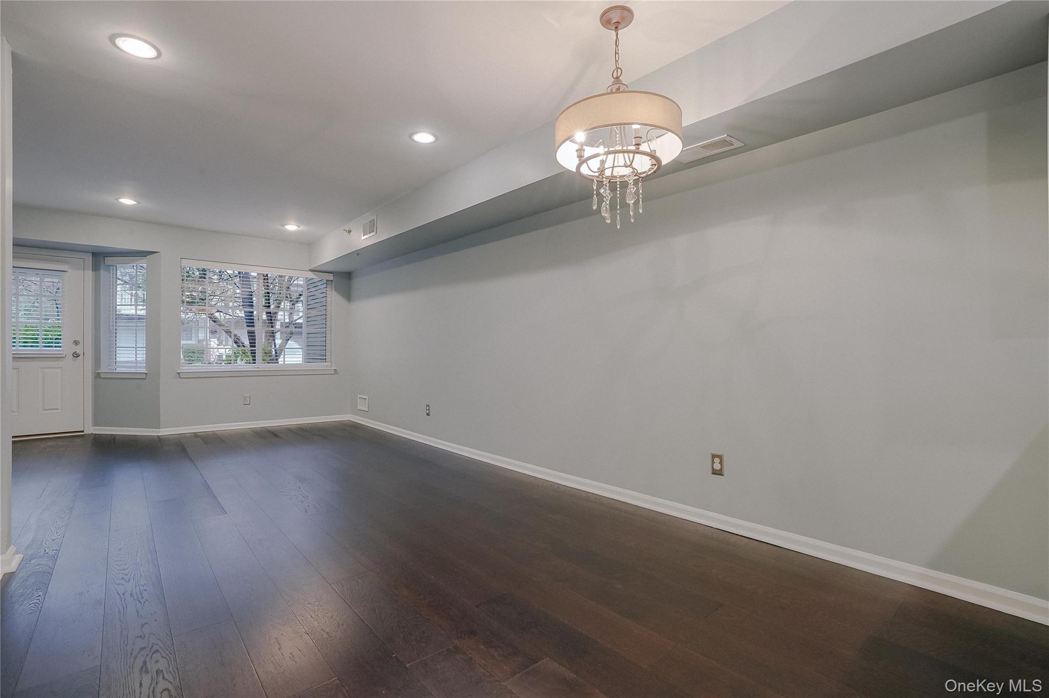 203 Park Ridge Lane, White Plains, NY 10603