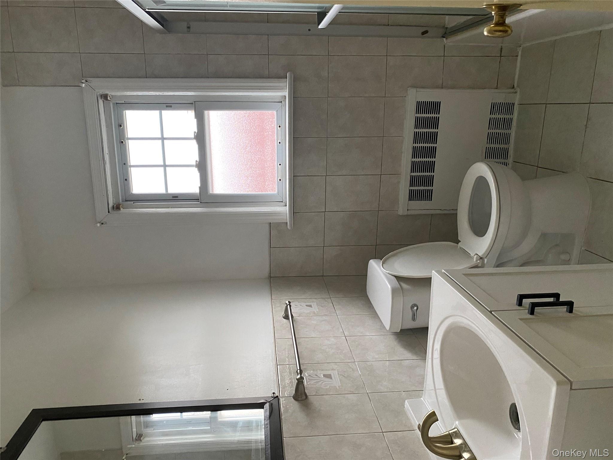 192 Beech Street, Valley Stream, NY 11580