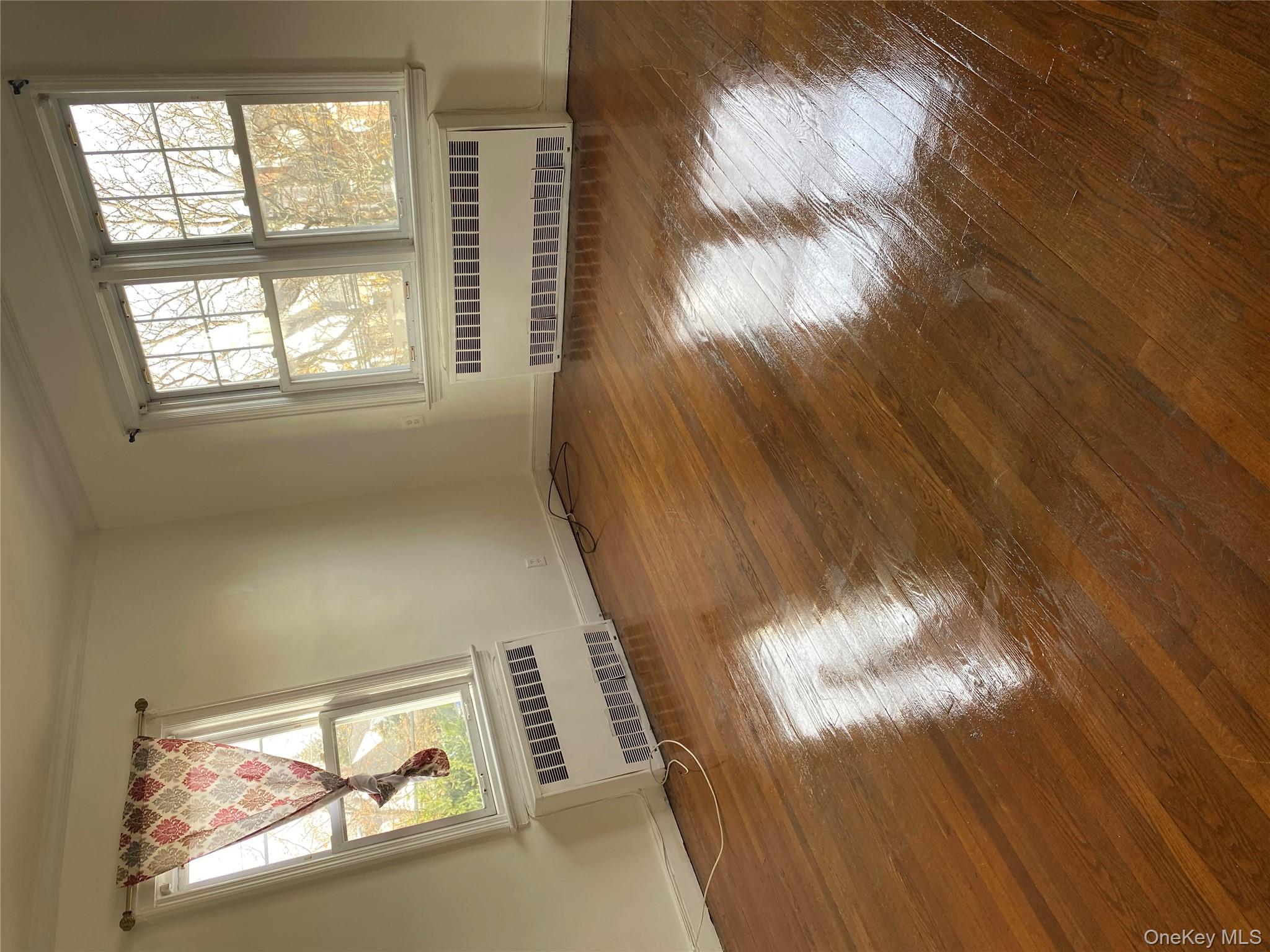 192 Beech Street, Valley Stream, NY 11580