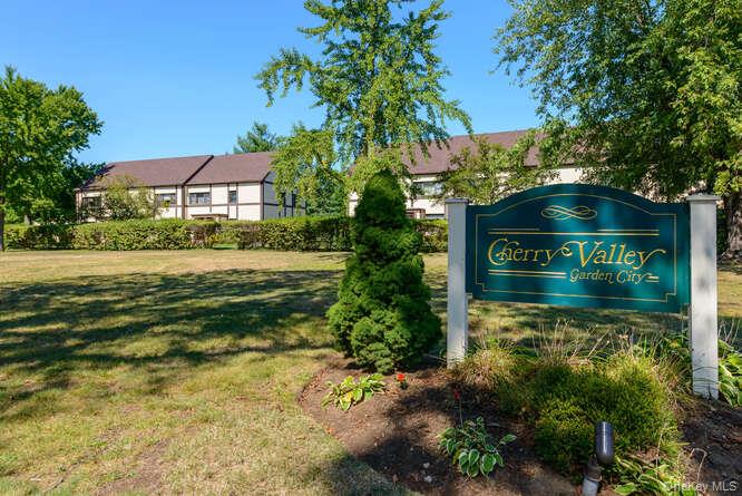 127 Fifteenth Street # E2, Garden City, NY 11530