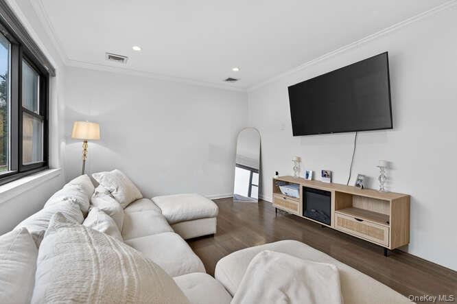 127 Fifteenth Street # E2, Garden City, NY 11530