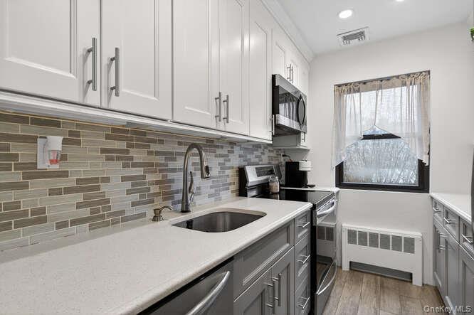 127 Fifteenth Street # E2, Garden City, NY 11530