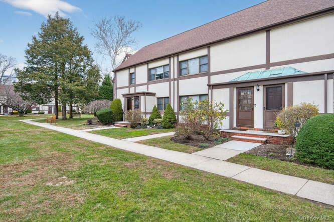 127 Fifteenth Street # E2, Garden City, NY 11530
