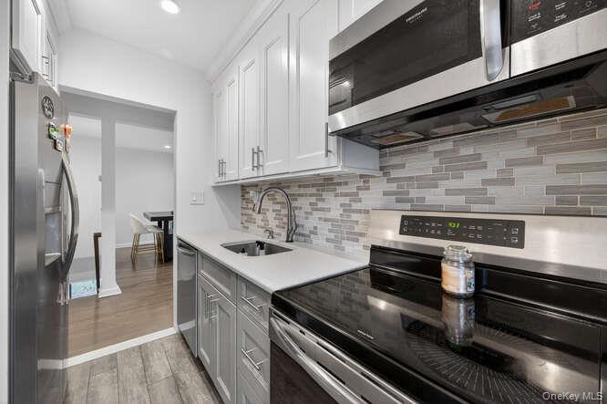 127 Fifteenth Street # E2, Garden City, NY 11530