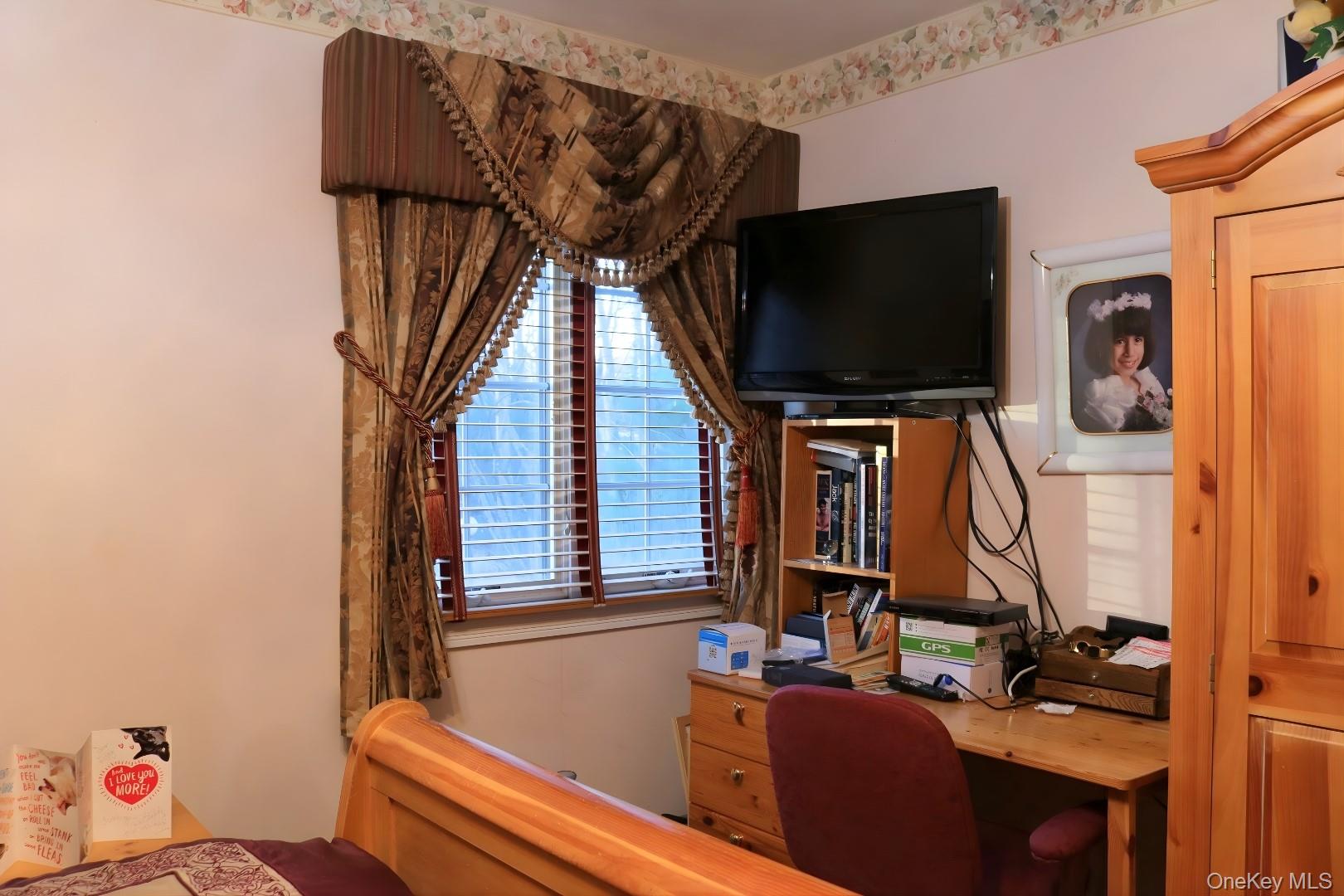 35 Hastings Drive, Ridge, NY 11961