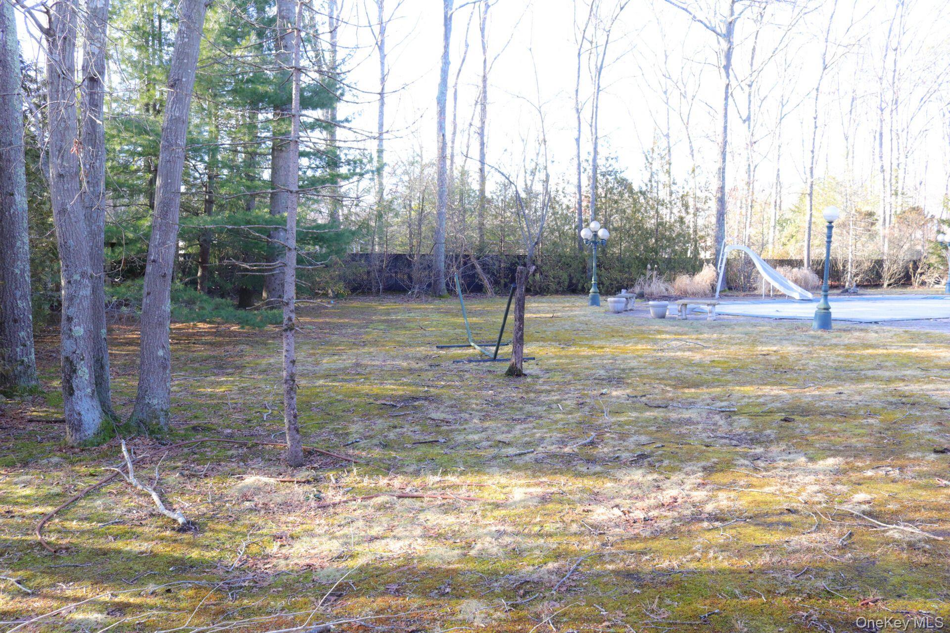 35 Hastings Drive, Ridge, NY 11961