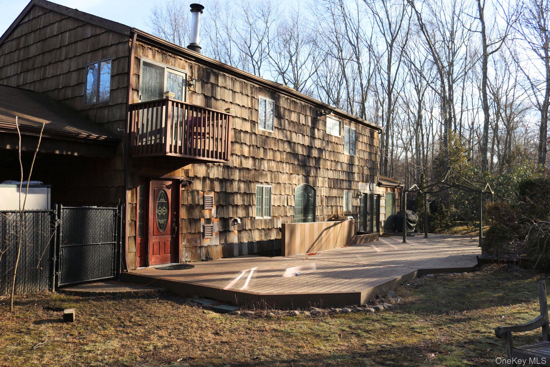 35 Hastings Drive, Ridge, NY 11961