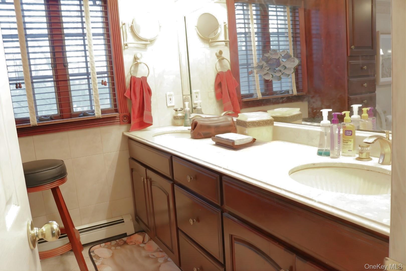 35 Hastings Drive, Ridge, NY 11961