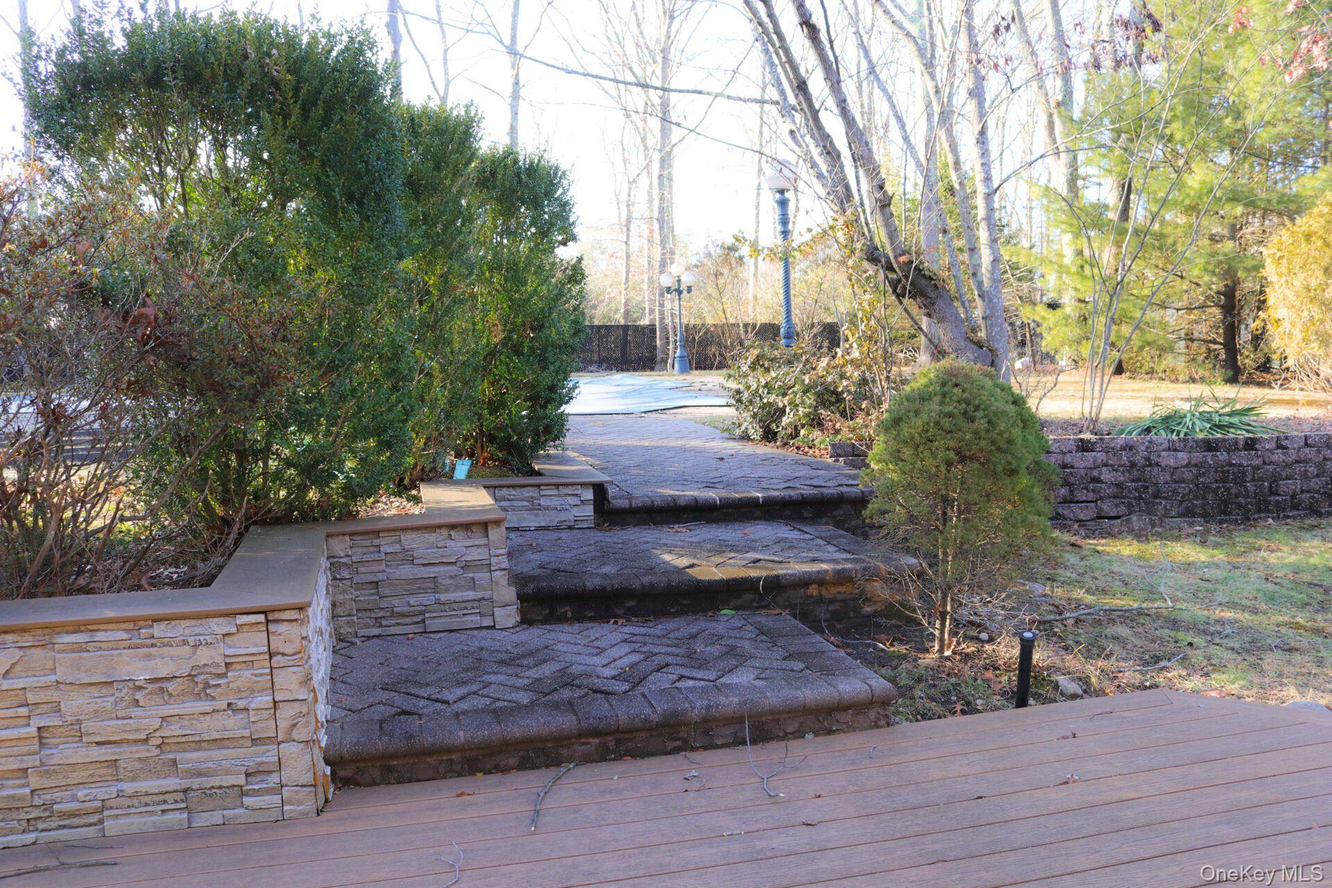 35 Hastings Drive, Ridge, NY 11961