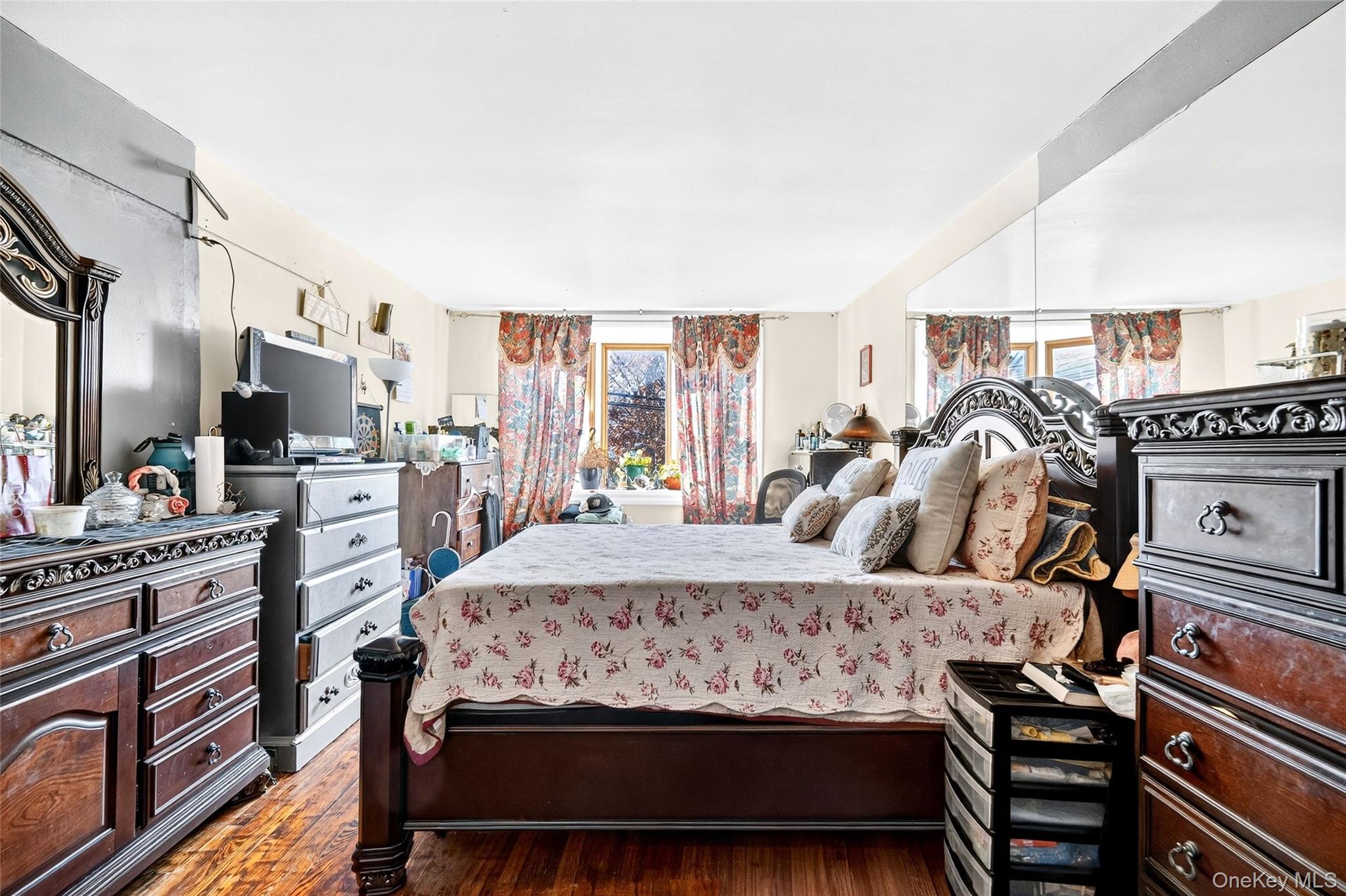 1007 E 215th Street, Bronx, NY 10469