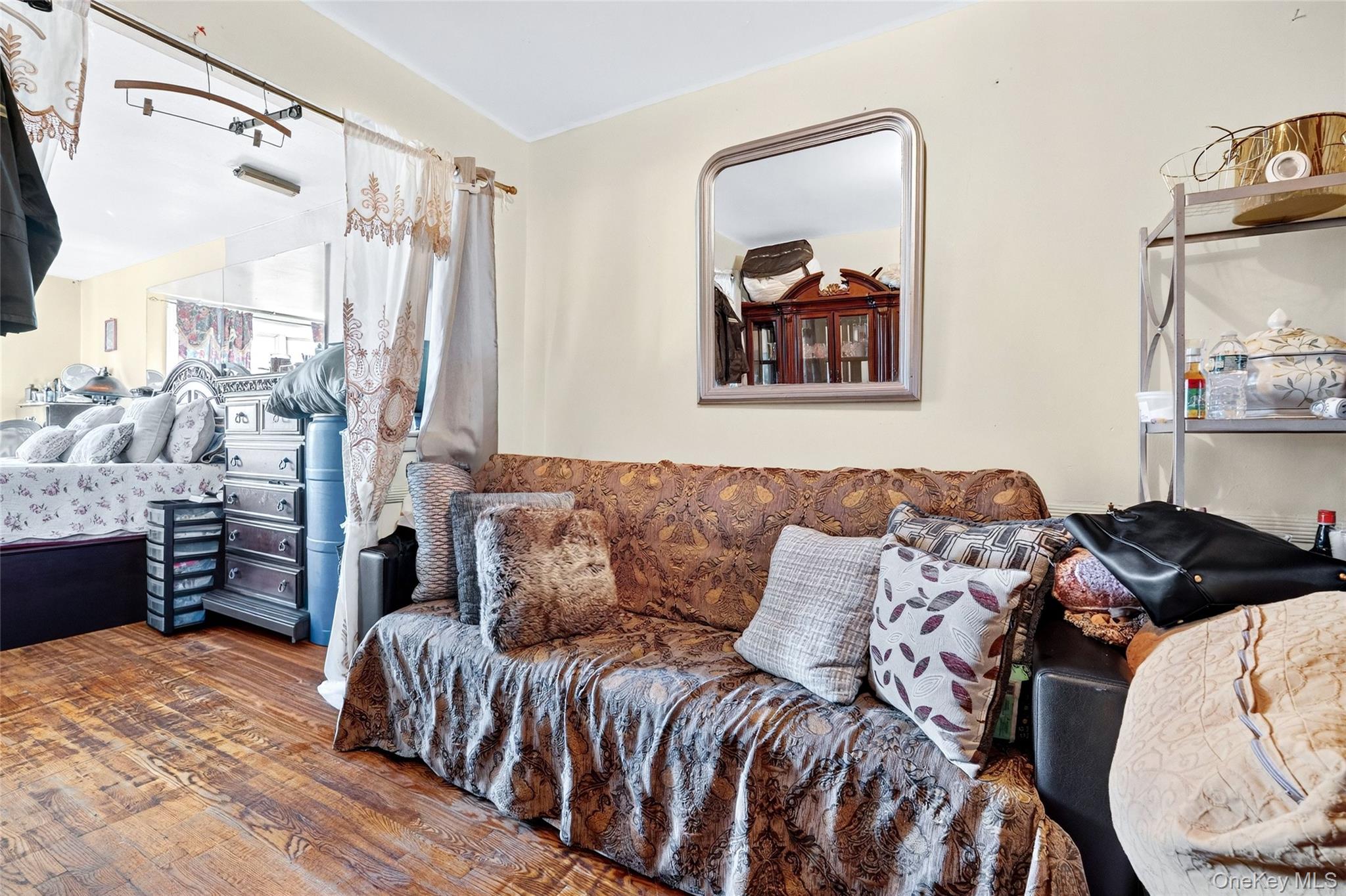 1007 E 215th Street, Bronx, NY 10469