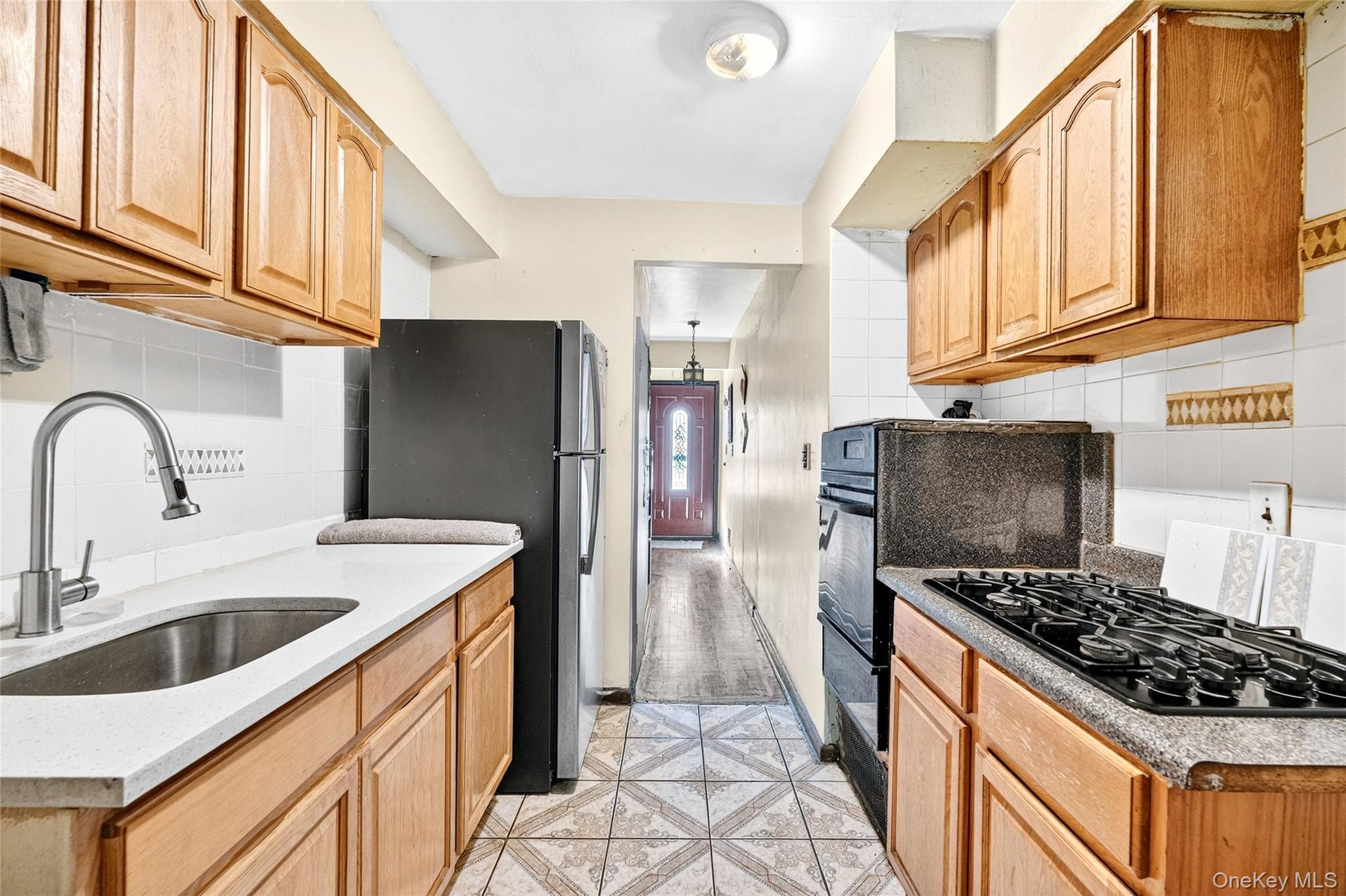 1007 E 215th Street, Bronx, NY 10469