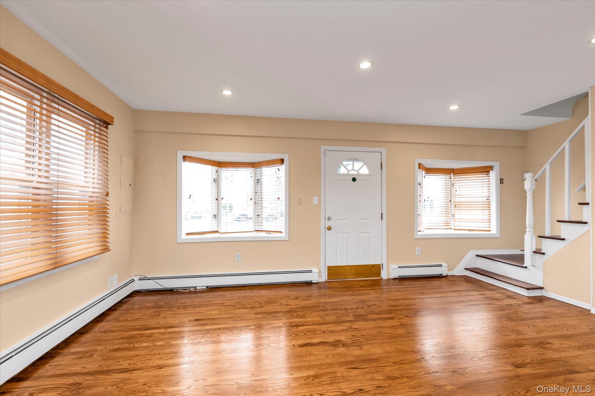 13 7th Street, Bayville, NY 11709