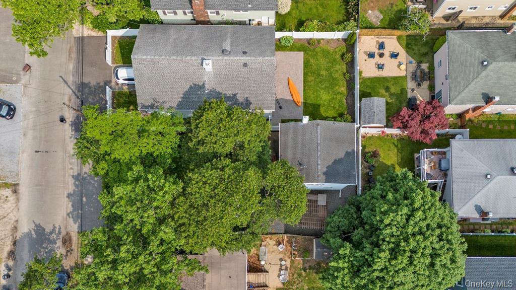 13 7th Street, Bayville, NY 11709