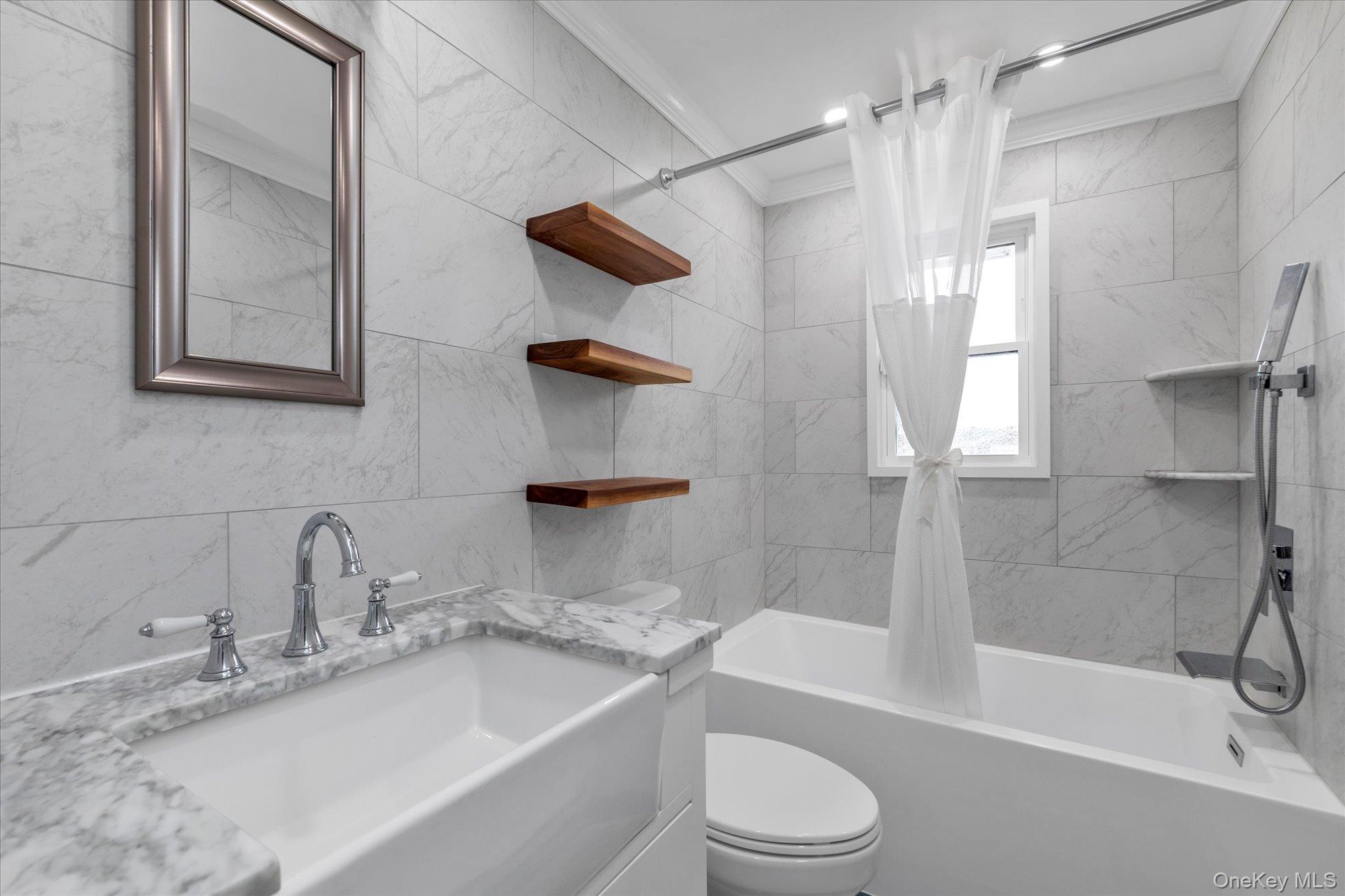 13 7th Street, Bayville, NY 11709