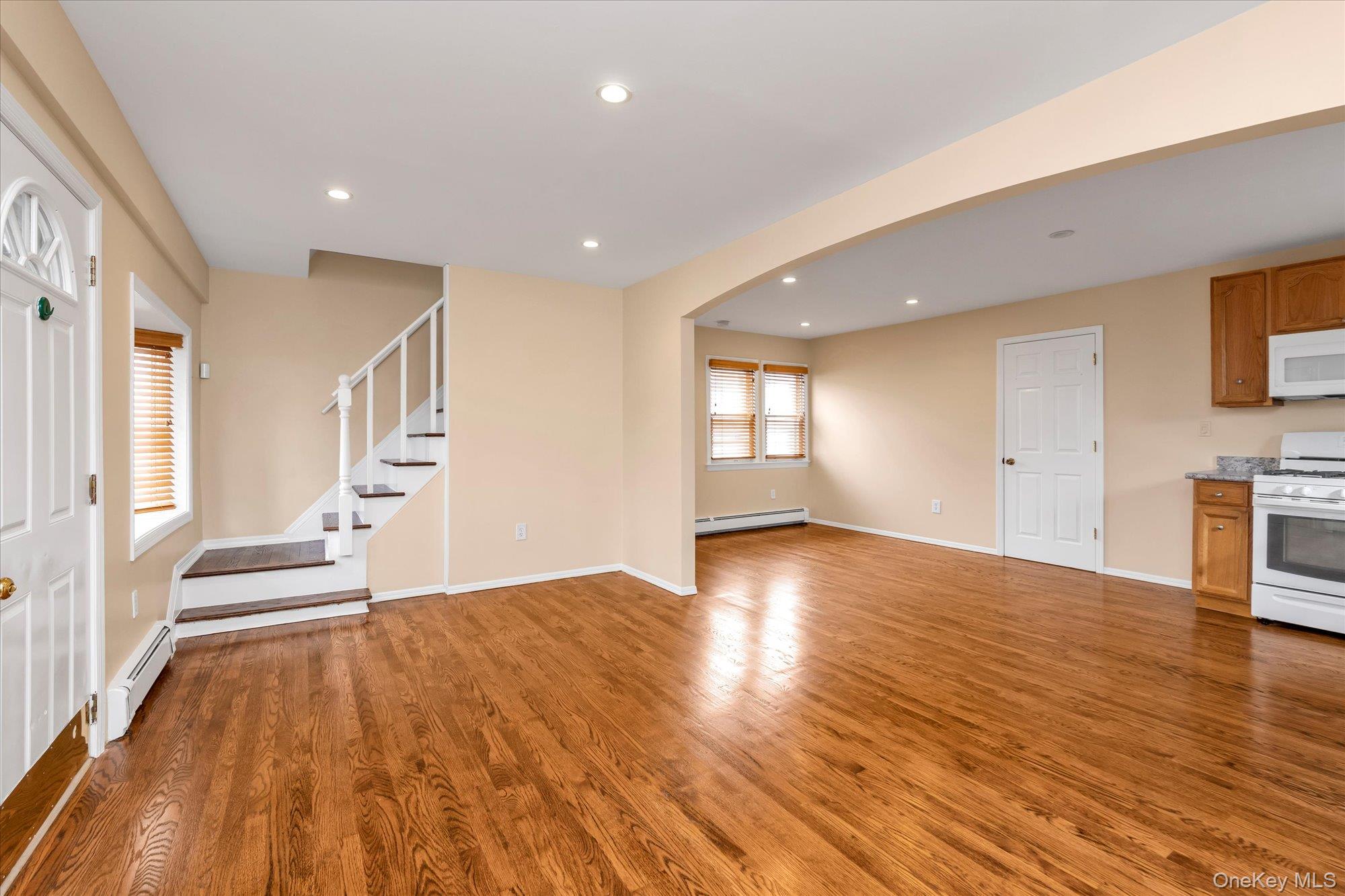 13 7th Street, Bayville, NY 11709