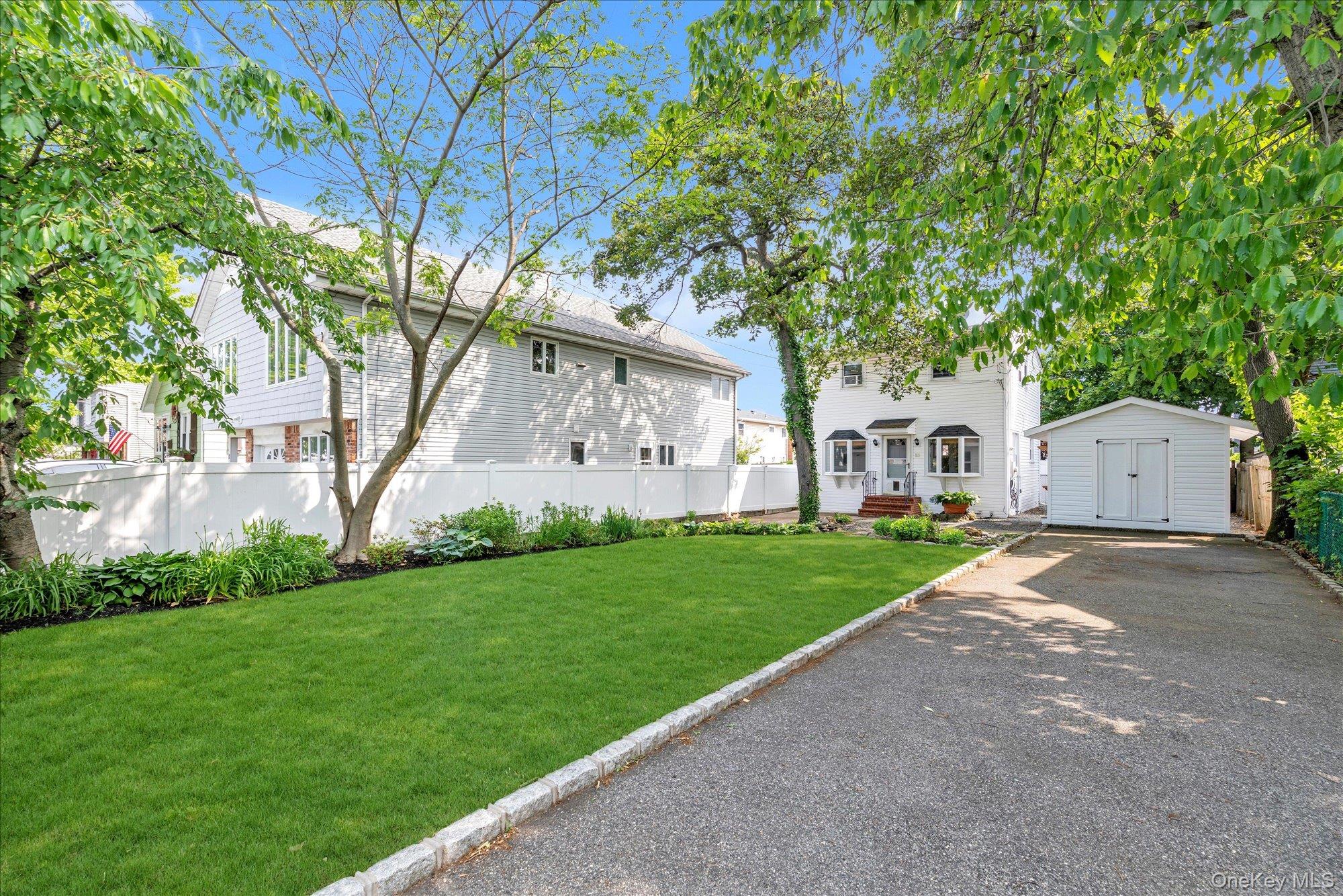 13 7th Street, Bayville, NY 11709