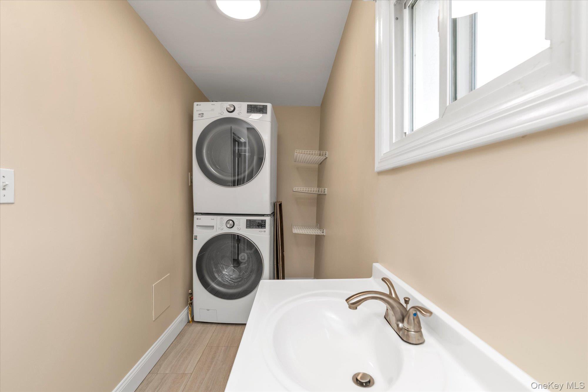 13 7th Street, Bayville, NY 11709