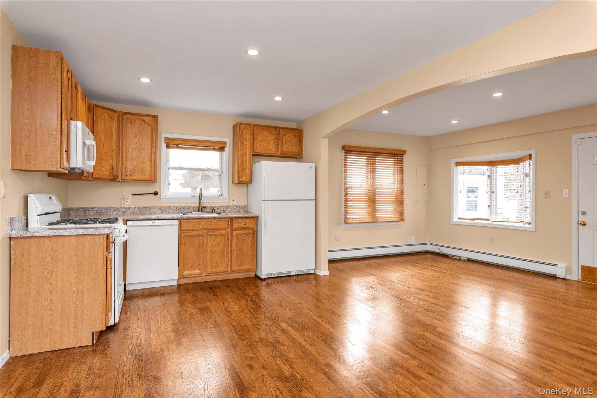 13 7th Street, Bayville, NY 11709