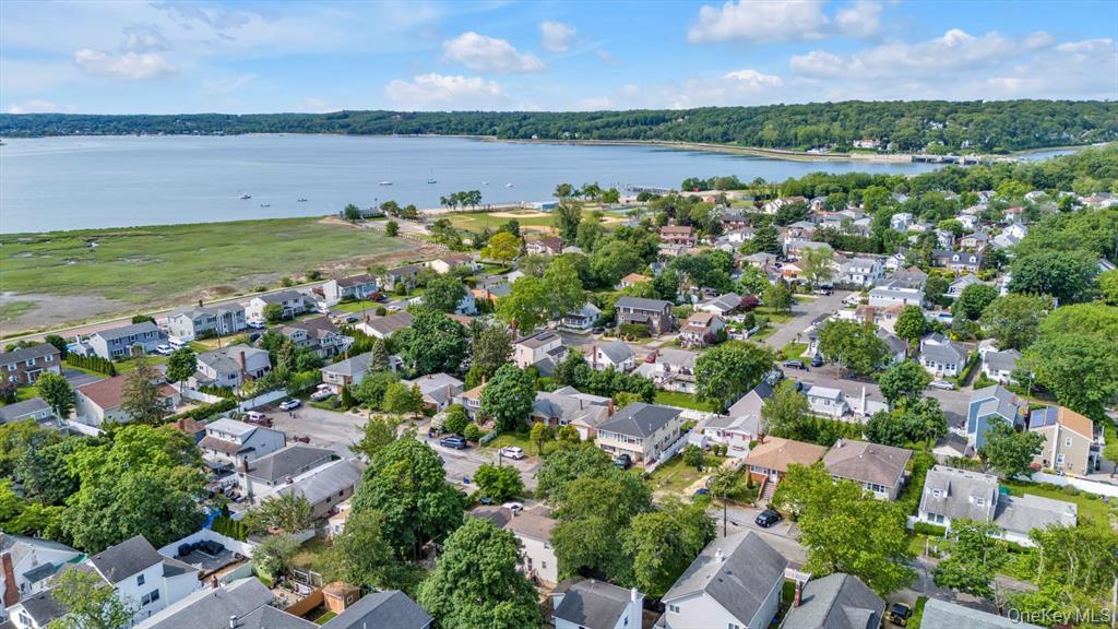 13 7th Street, Bayville, NY 11709