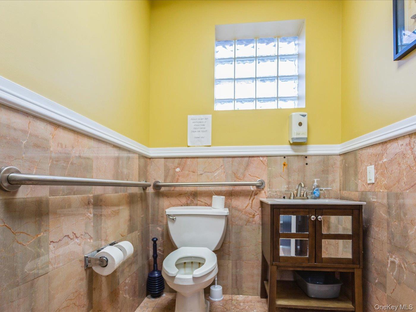 270 Doughty Boulevard, Inwood, NY 11096