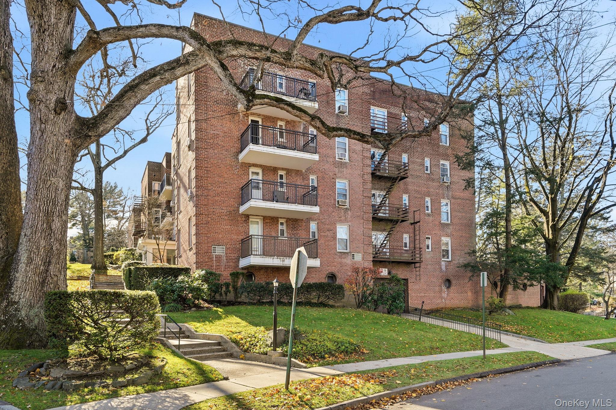 65 Durham Road # 3F, Bronxville, NY 10708