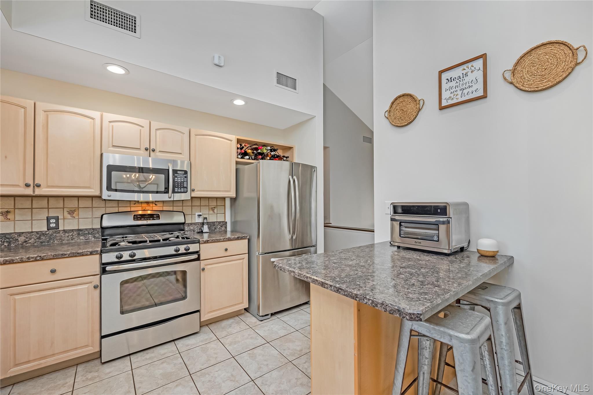 1291 Boston Avenue, Bay Shore, NY 11706