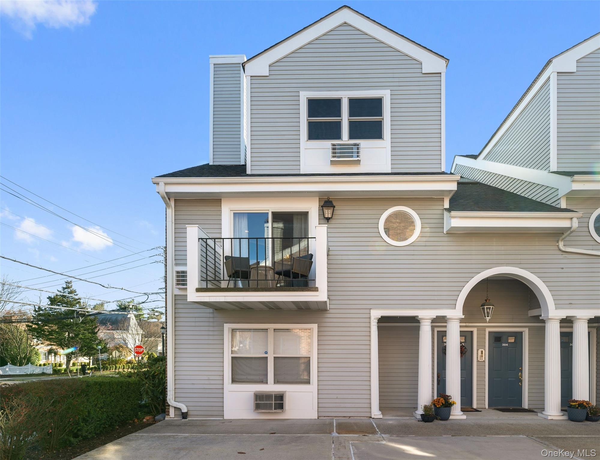 36 Greenridge Avenue # 302, White Plains, NY 10605