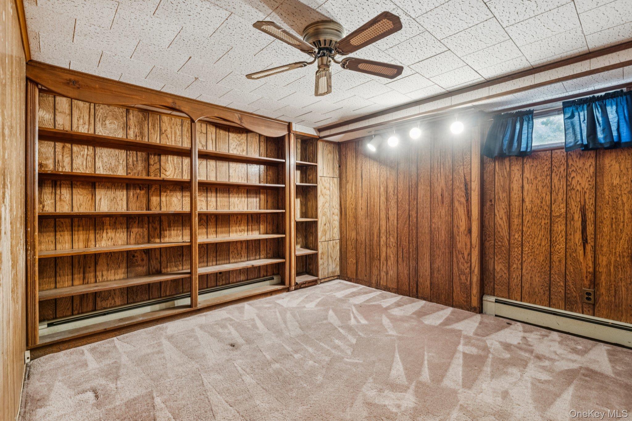 6 Silver Avenue, Huntington Station, NY 11746