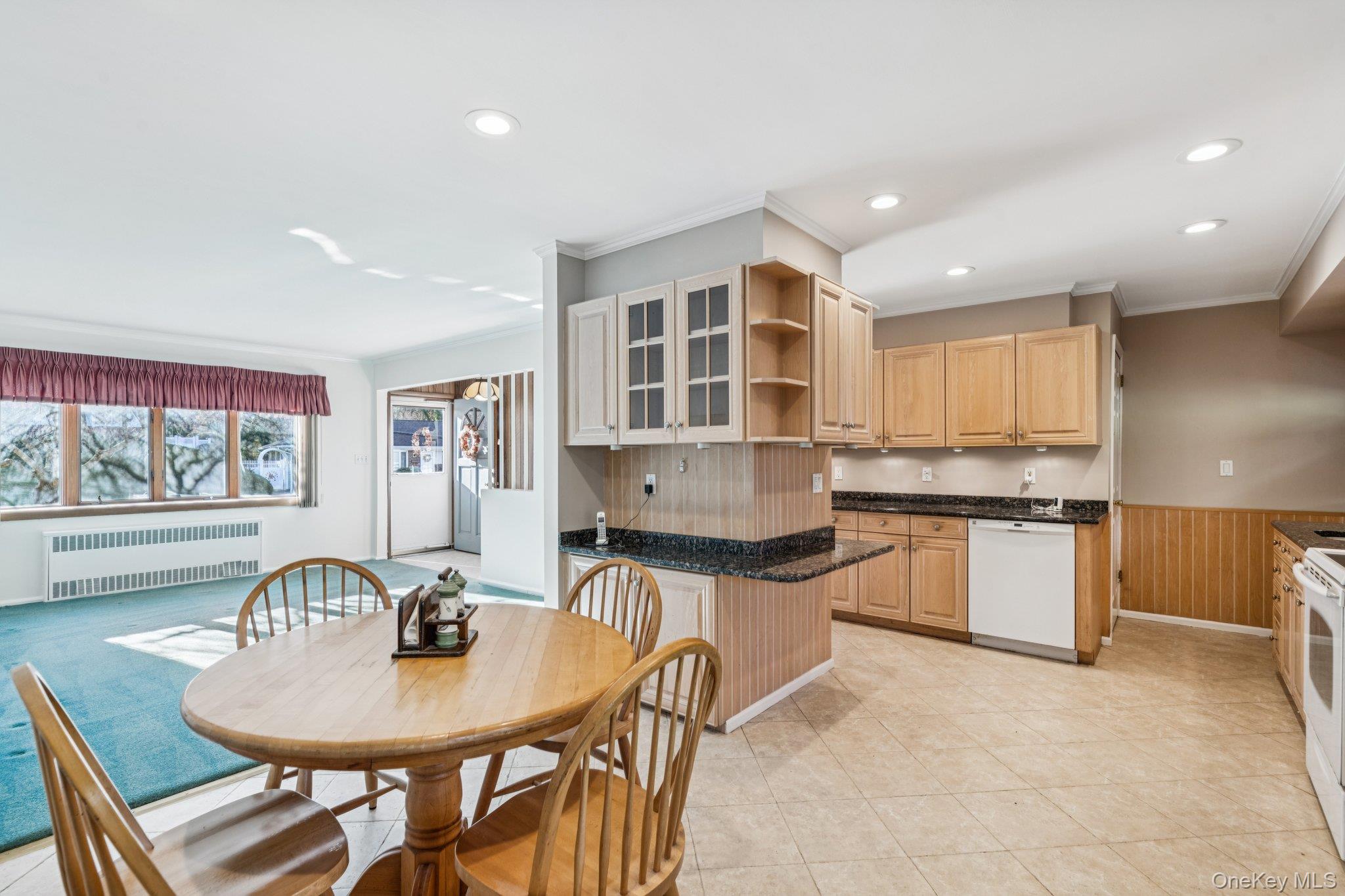 6 Silver Avenue, Huntington Station, NY 11746