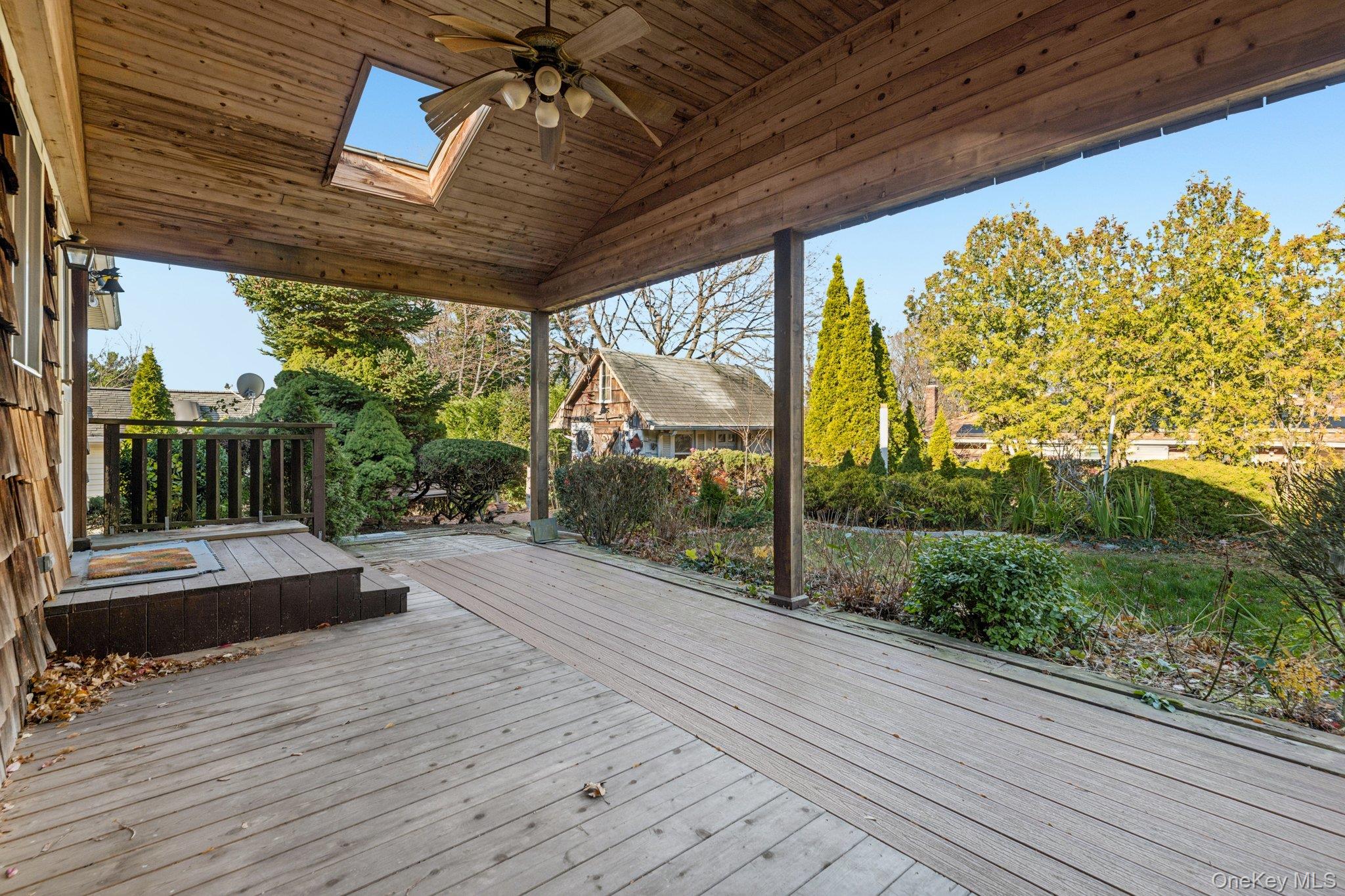 6 Silver Avenue, Huntington Station, NY 11746