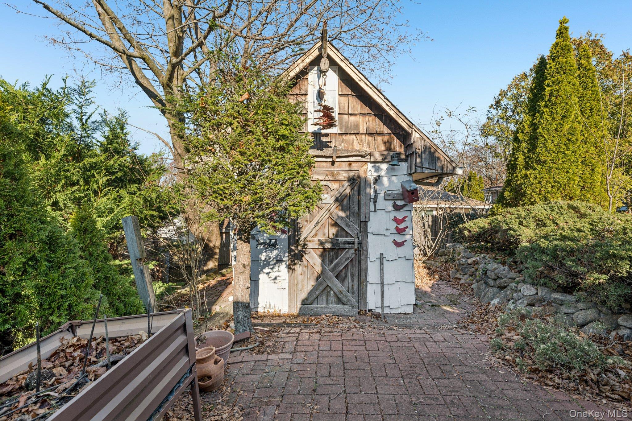 6 Silver Avenue, Huntington Station, NY 11746