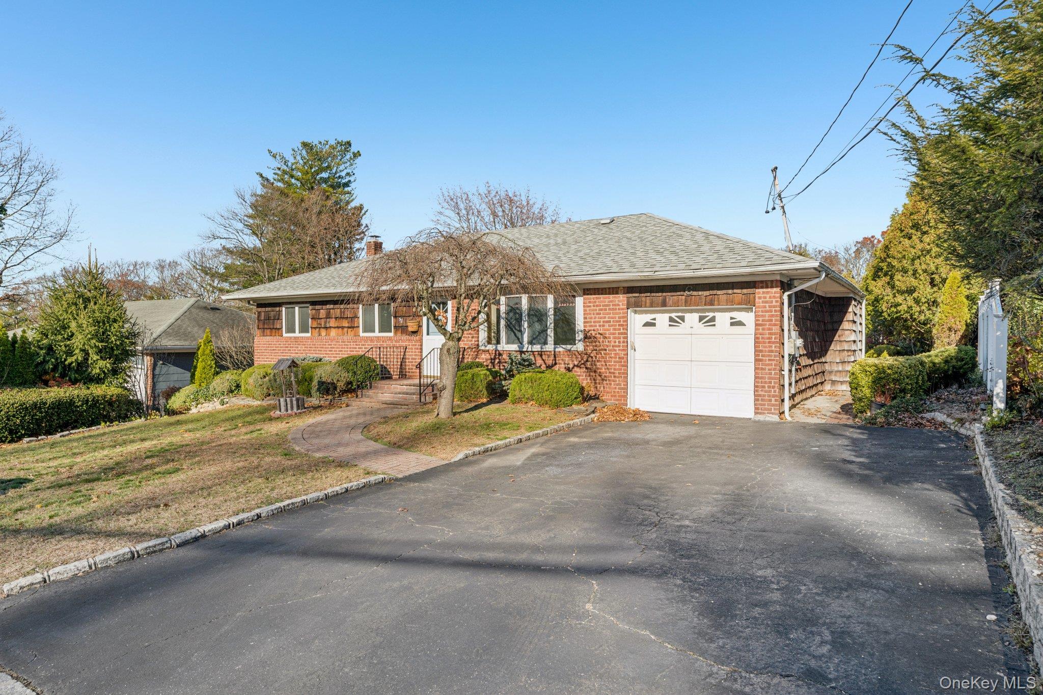 6 Silver Avenue, Huntington Station, NY 11746