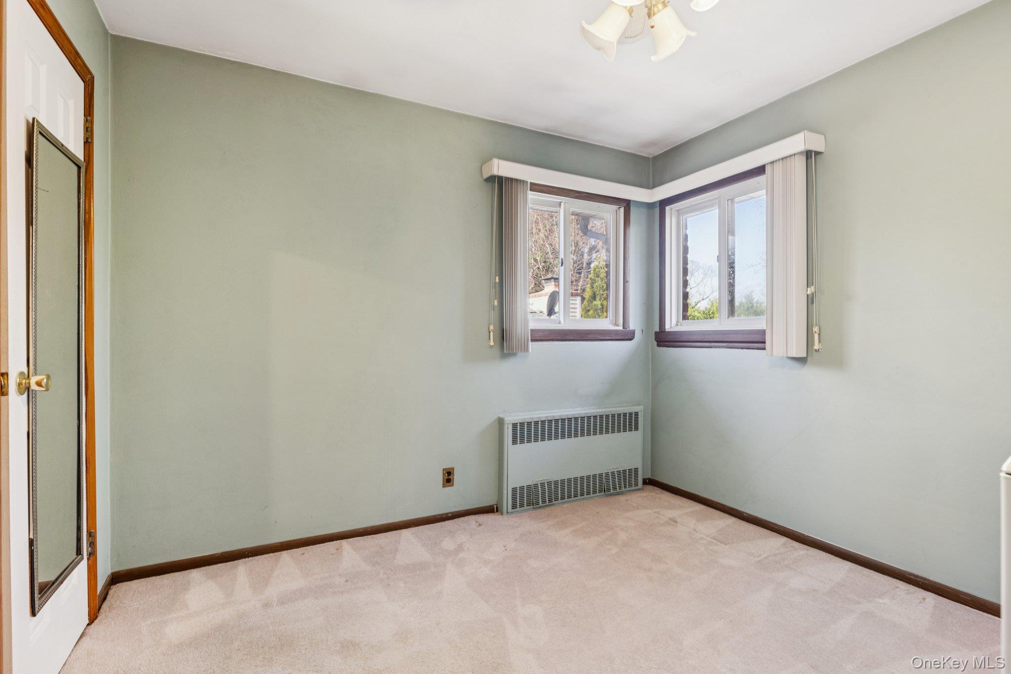 6 Silver Avenue, Huntington Station, NY 11746